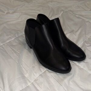 Kensie Black Leather Ankle Booties